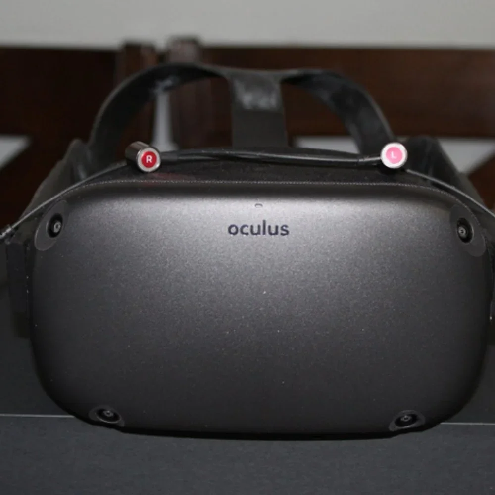 Oculus Quest Standalone Virtual Reality Gaming Headset Bundle - 128GB